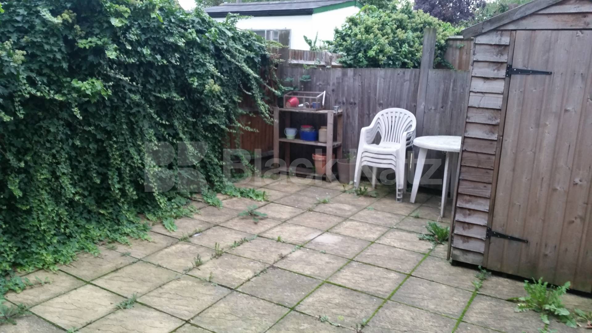 			LET , 2 Bedroom, 1 bath, 1 reception Apartment			 Bedford Road, Clapham North